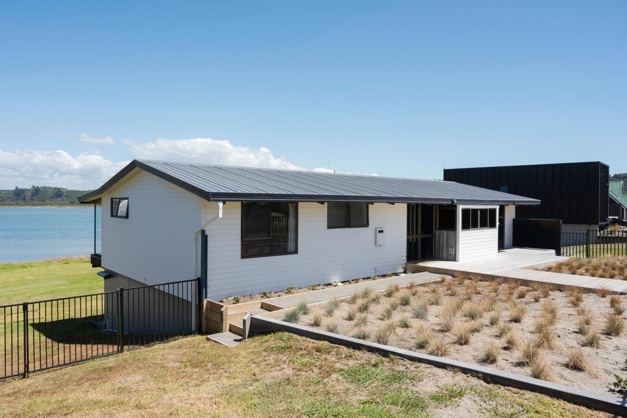 Pukehina Estuary Sunset Views Holiday Home Екстериор снимка