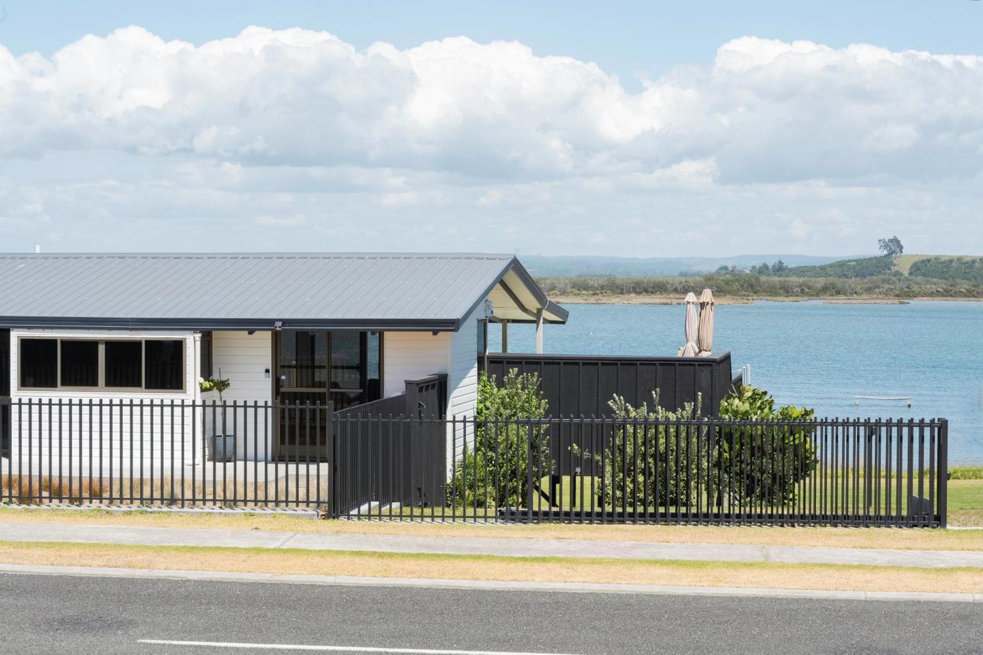 Pukehina Estuary Sunset Views Holiday Home Екстериор снимка