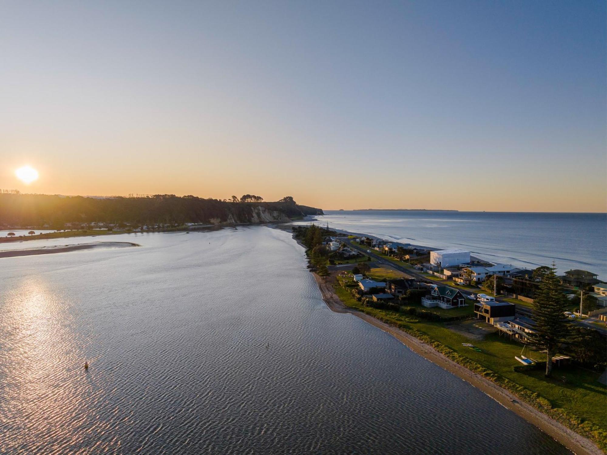 Pukehina Estuary Sunset Views Holiday Home Екстериор снимка